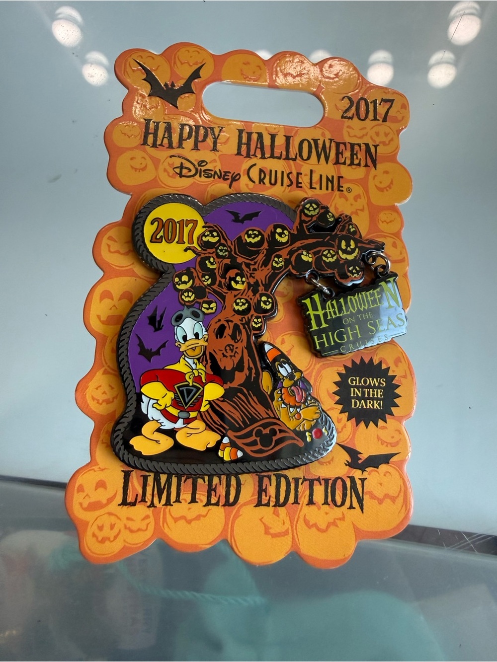 2017 Kids Halloween Costume Disney trading Pin - Orange & Purple